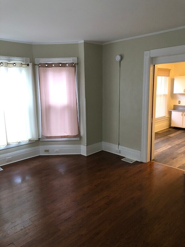 Building Photo - 171 Colonial Ct