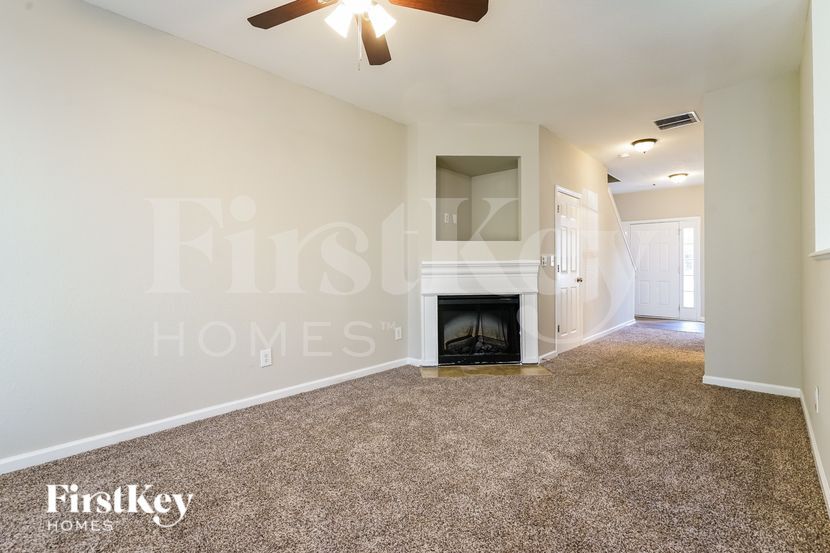 Building Photo - 7128 Brookview Way