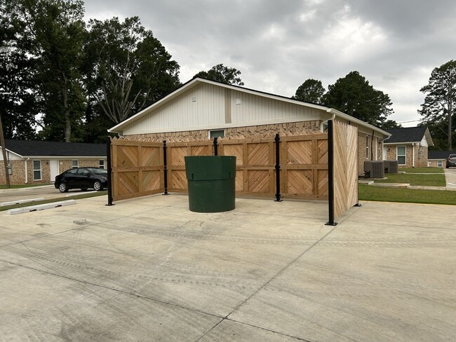 Building Photo - 2515 Kavanaugh Rd