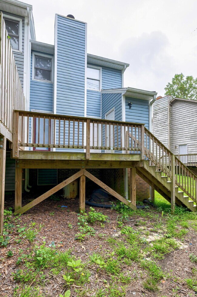 Building Photo - 5544 Kaplan Dr