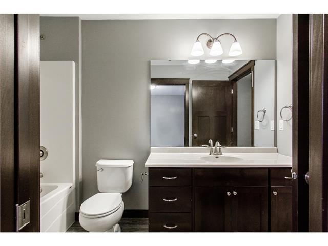 Building Photo - 1025 Pheasant Run