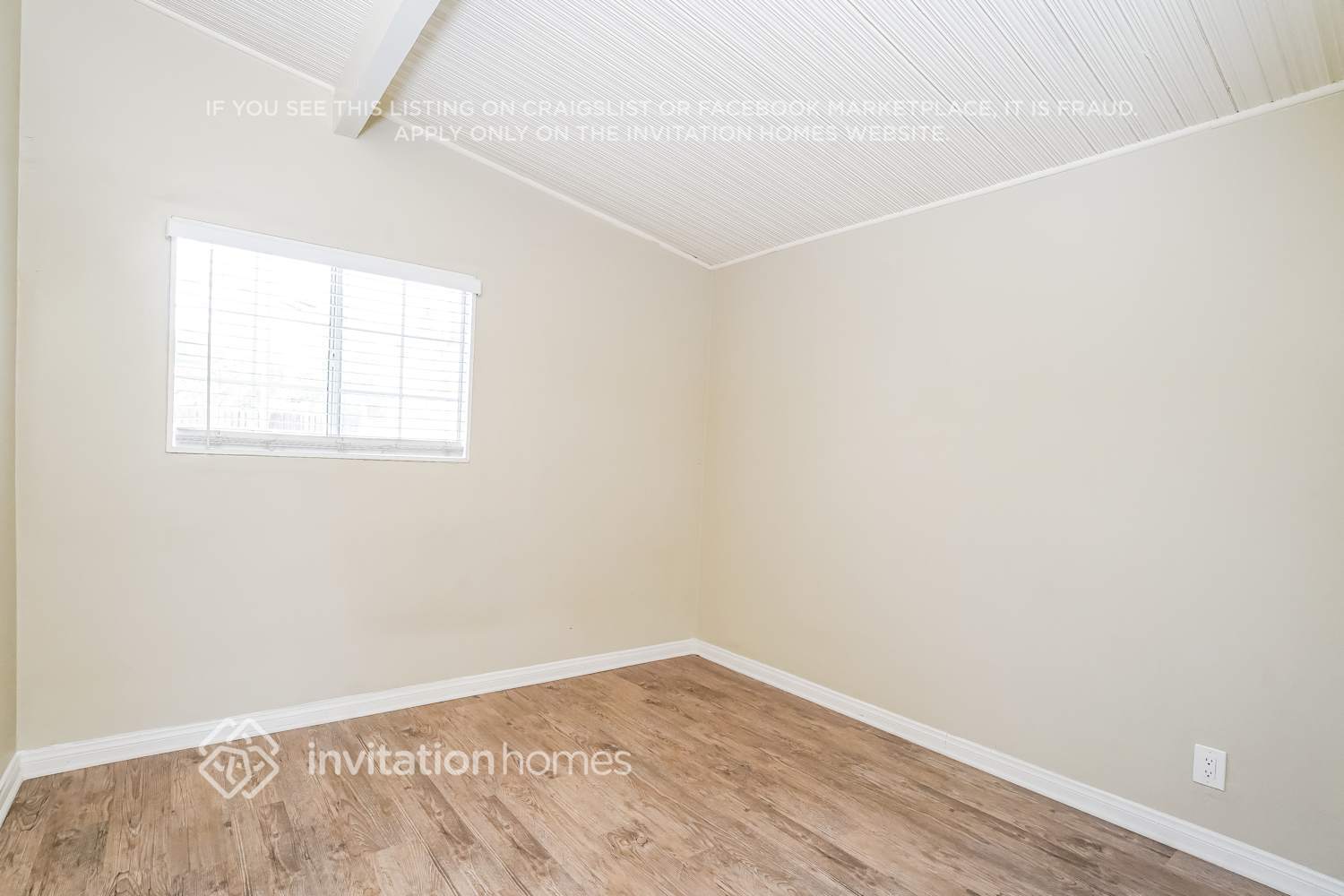 Building Photo - 10831 Balboa Blvd