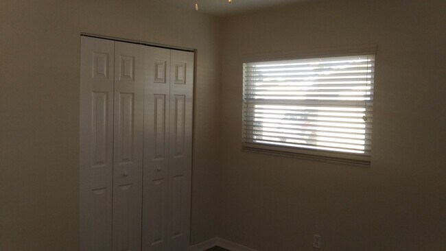 Building Photo - 5168 Taylor Ave