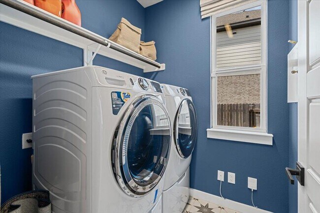 Building Photo - 6508 Velvet Leaf Ln