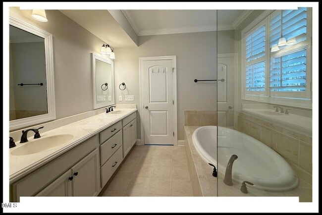 Building Photo - 8025 Debenham Dr