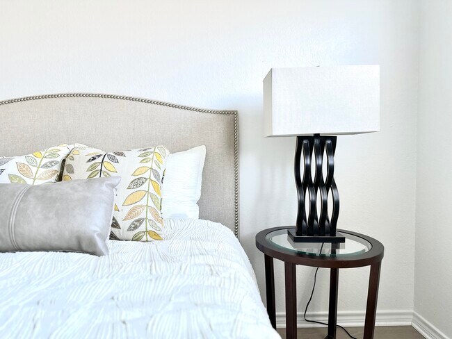 Building Photo - 2623 Gwendolyn Ln