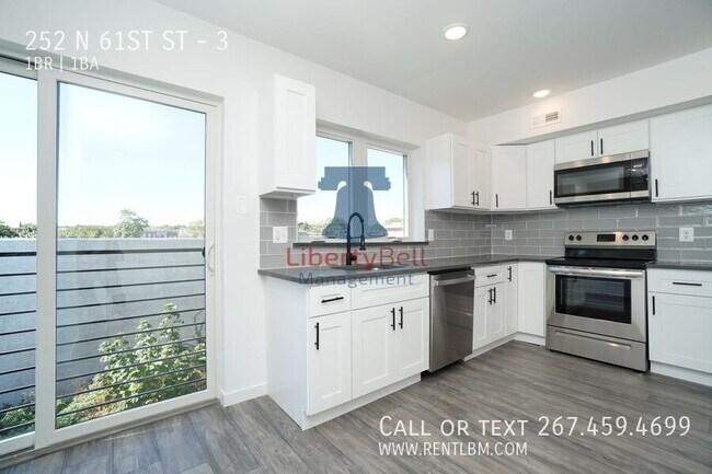 Building Photo - 252 N 61st St