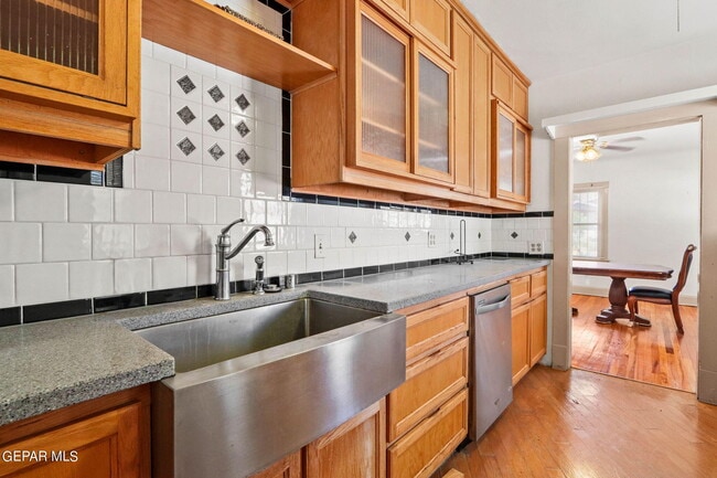 Building Photo - 2709 N Florence St