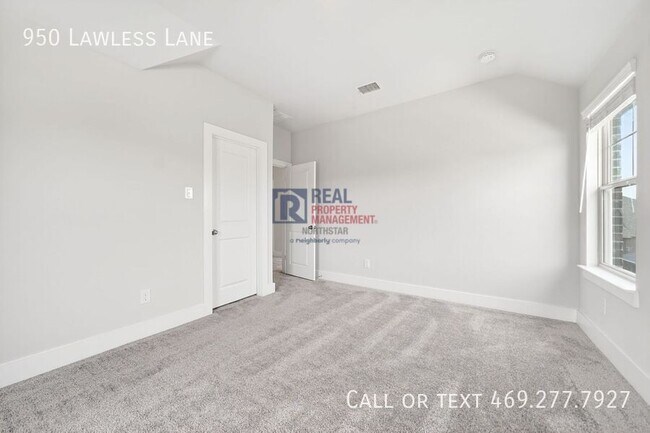 Building Photo - 950 Lawless Ln