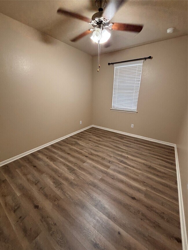 Building Photo - 11702 Eagle Ridge Dr