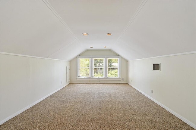 Building Photo - 1008 Daniel Dr