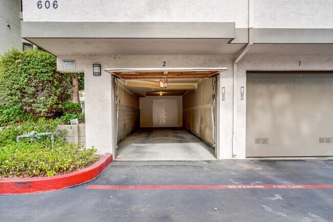 Building Photo - Recently upgraded Condo in a highly desirable location in Sunnyvale.