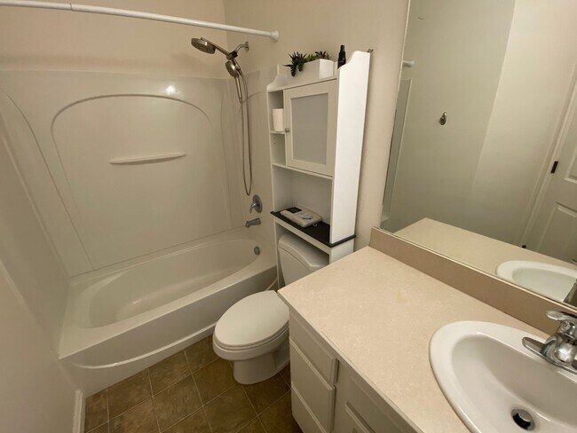 Building Photo - Dashing Canyon Meadow Townhome