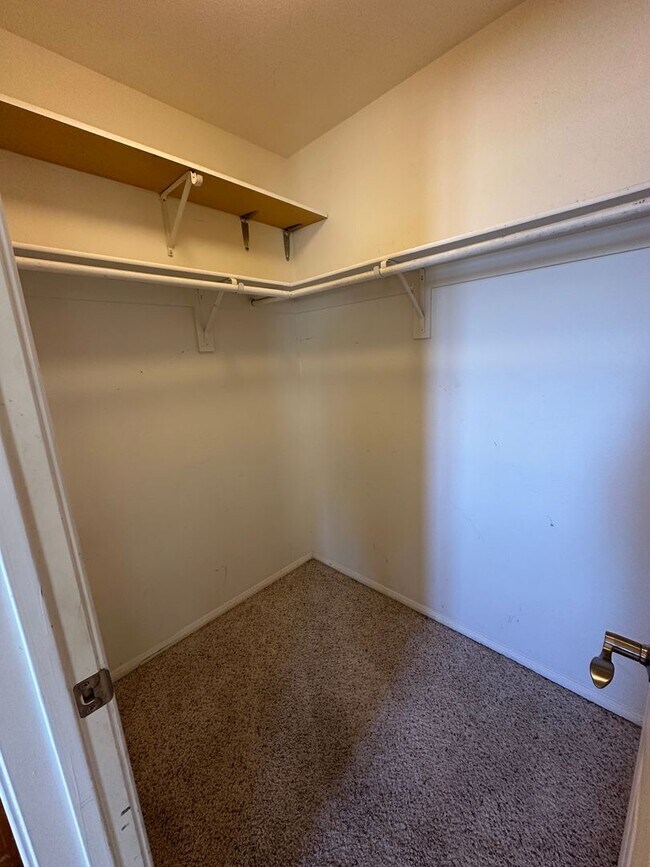 Building Photo - *$100.00 off 1st months Rent Move in Special!*Open Concept 3 Bedroom 2 Bath Home
