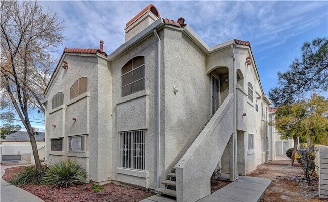 Building Photo - Affordable Luxury Living