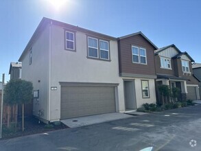 Building Photo - 4 bedroom in Pittsburg CA 94565