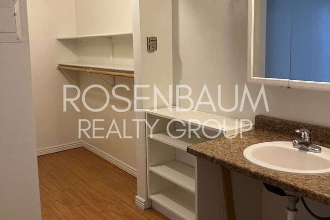 Building Photo - 770 N Dodge Blvd