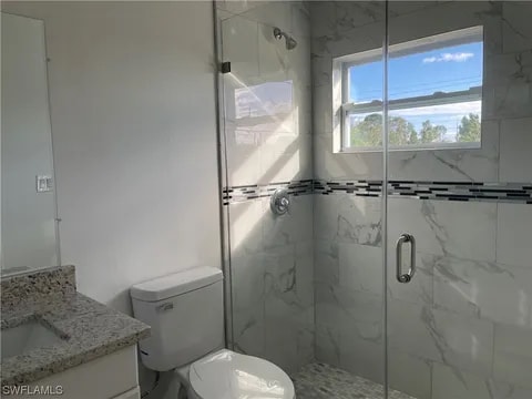 Building Photo - 320-322 Ivan Ave S