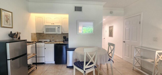 Building Photo - 11863 Wimbledon Cir