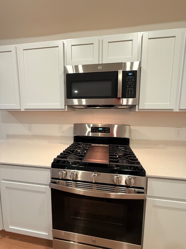 Building Photo - 1840 Black Poplar Wy