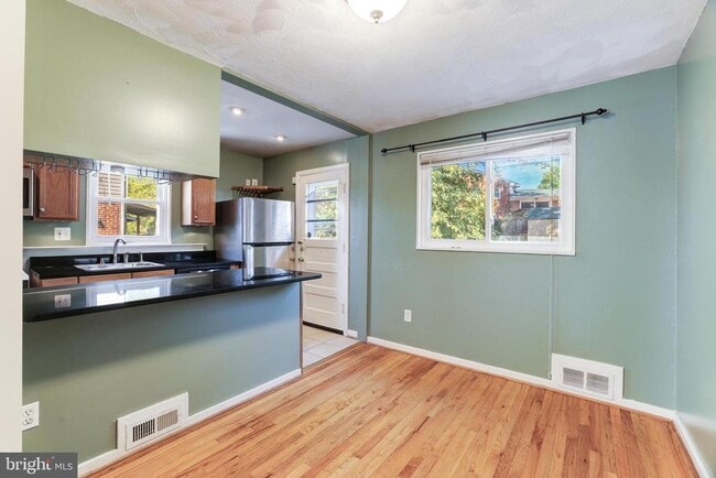 Building Photo - 2308 Mary Baldwin Dr