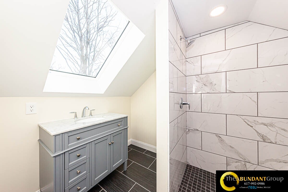 Building Photo - 48 Caldwell Rd