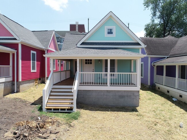 Building Photo - 1616 Forest Ave