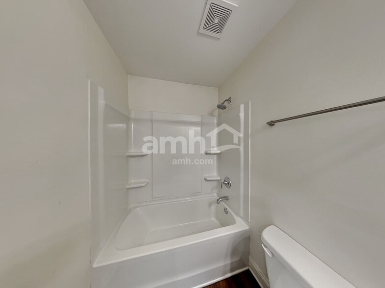 Building Photo - 8137 Willowbank Way