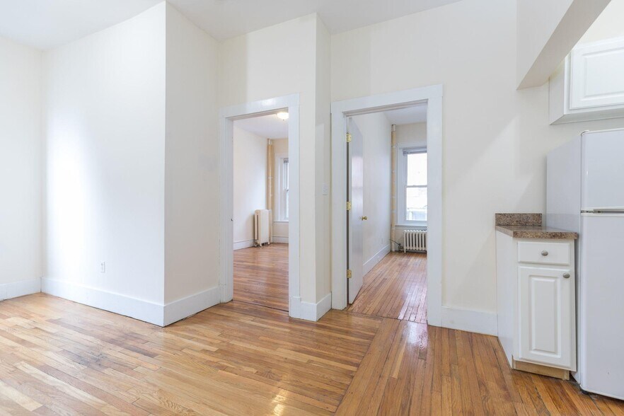 Building Photo - 881 Massachusetts Ave
