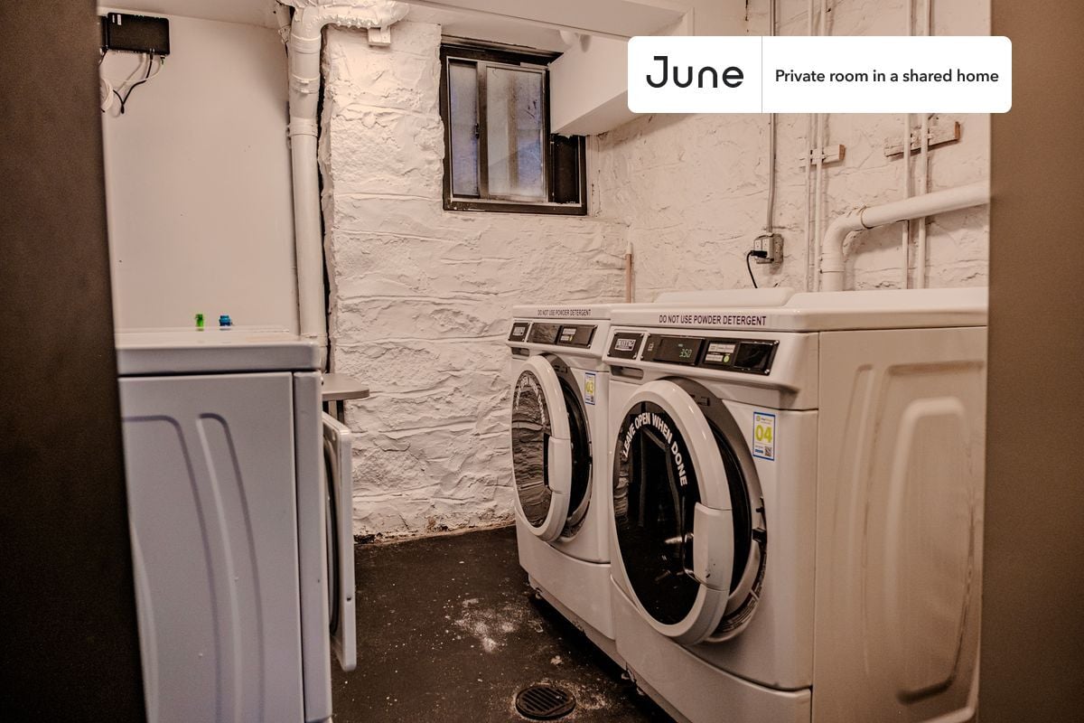 Building Photo - Room in Shared 3 bed/3 bath home