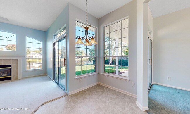 Building Photo - 1995 Bluebonnet Way