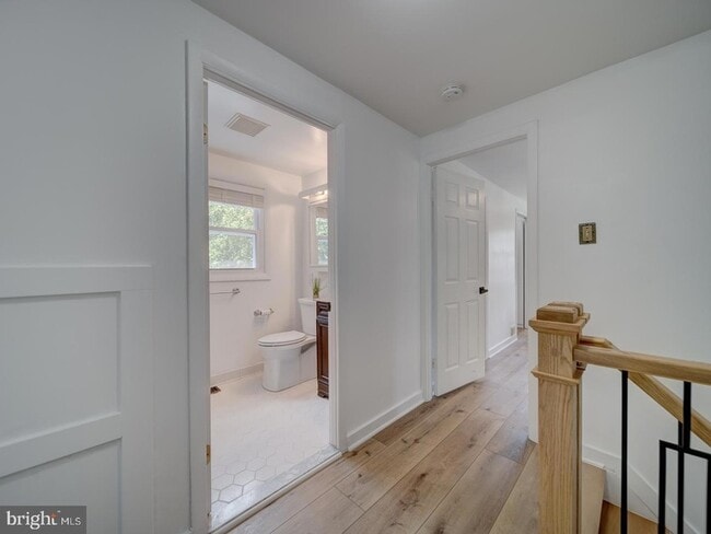 Building Photo - 1782 Shaftsbury Ave