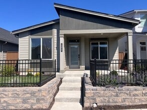 Building Photo - Newer Construction 3 Bedroom + Bonus Room with Community Amenities