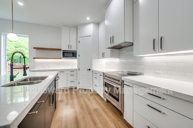 Building Photo - 2343 Hondo Ave