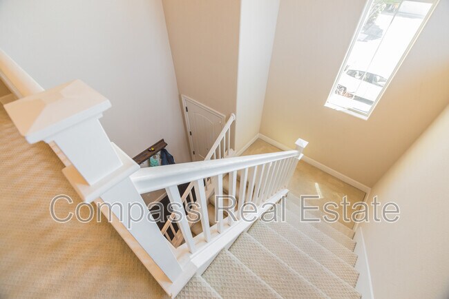 Building Photo - 5539 Southcrest Way
