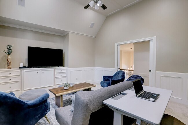 Building Photo - 127 E Bracebridge Cir
