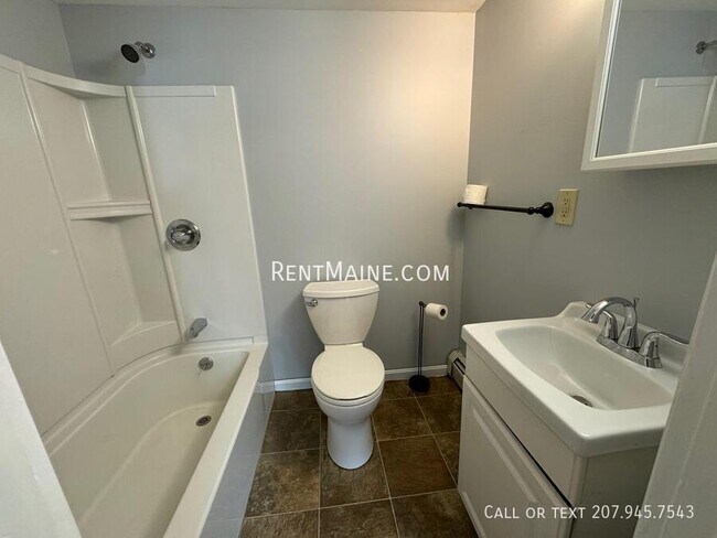 Building Photo - 13 Kidder St