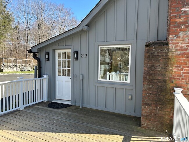 Building Photo - 20 Cannondale Rd