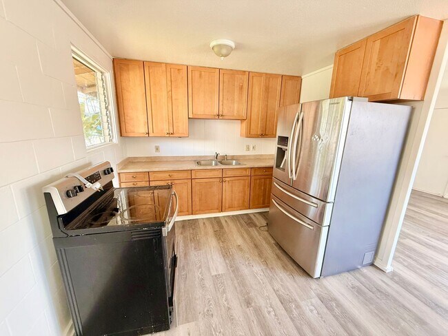 Building Photo - 796 Pomaikai St