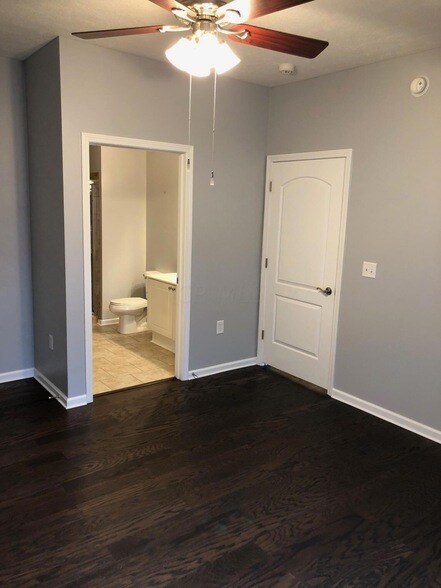 Building Photo - 7728 Essex Gate Drive S Unit 7728