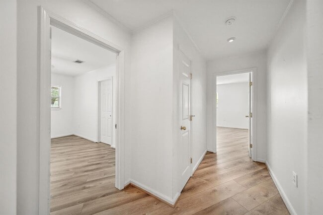 Building Photo - 15502 Kitty Hawk Dr