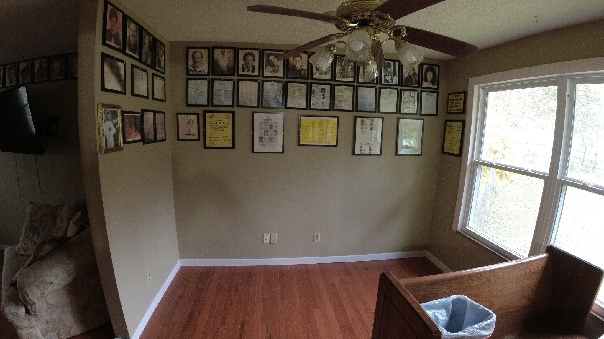 Building Photo - 1725 Pinebrook Dr