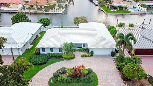 Primary Photo - 5721 Bayview Dr