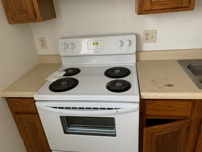 Building Photo - Country Acres