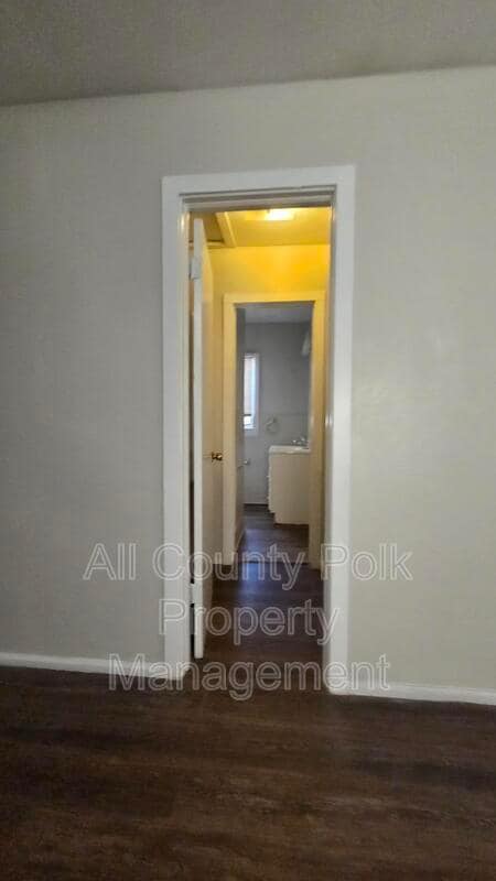 Building Photo - 103 Colonial Dr