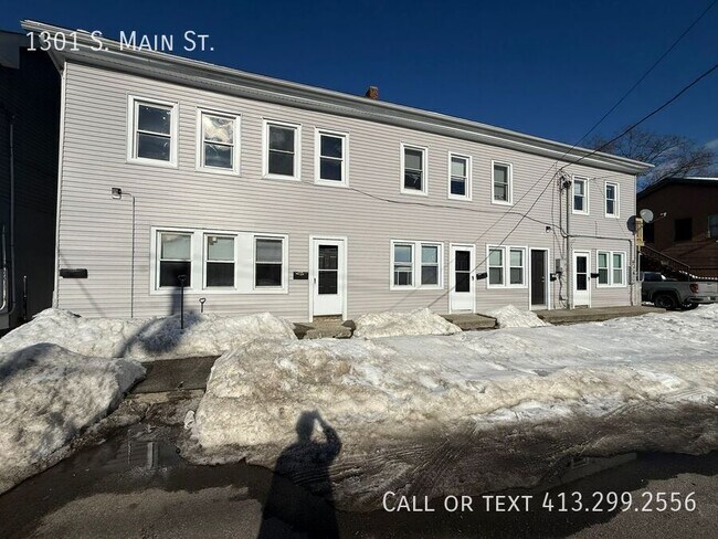 Building Photo - 1301 S Main St