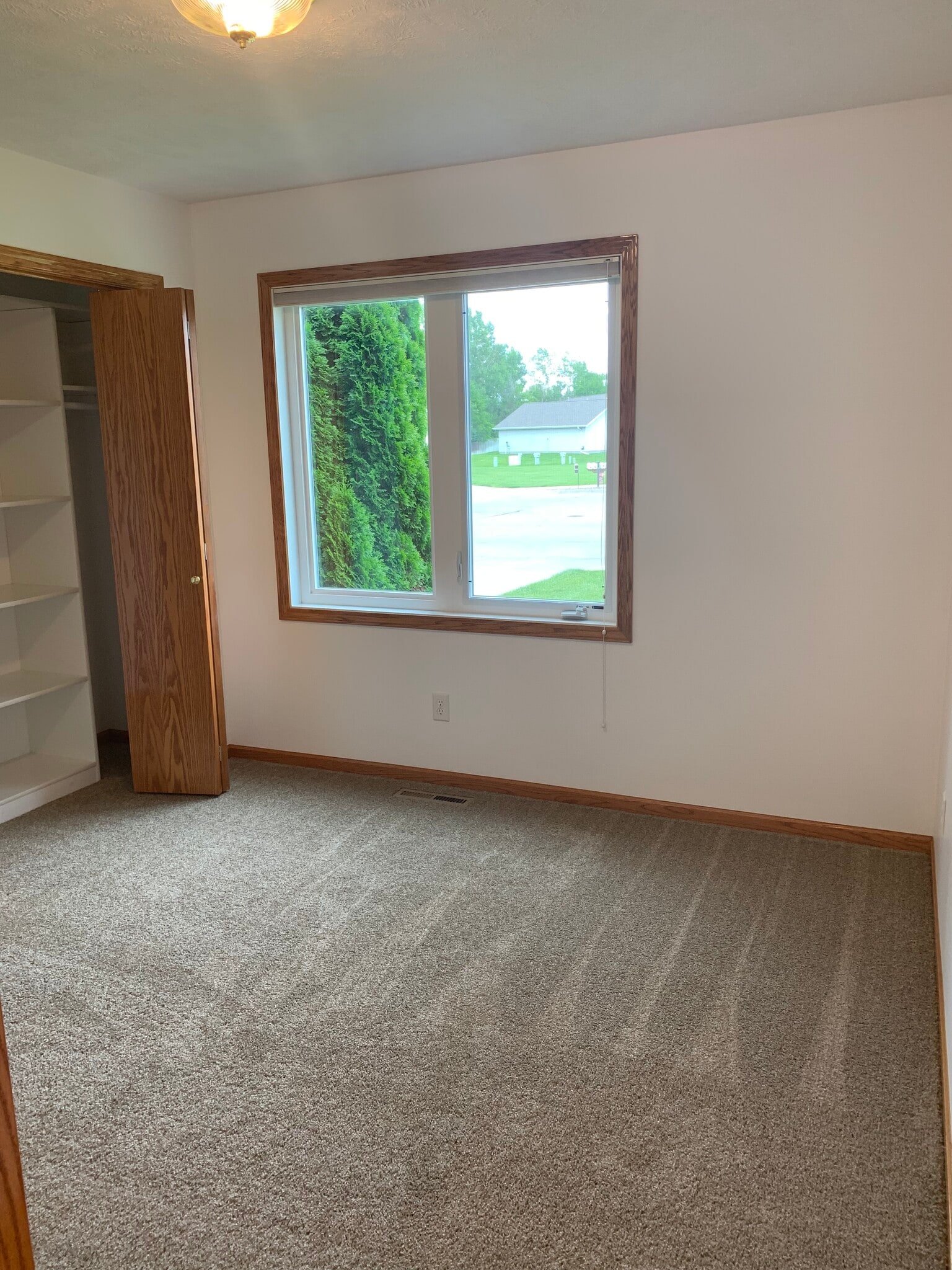 Building Photo - 1501 N Cedar Ave