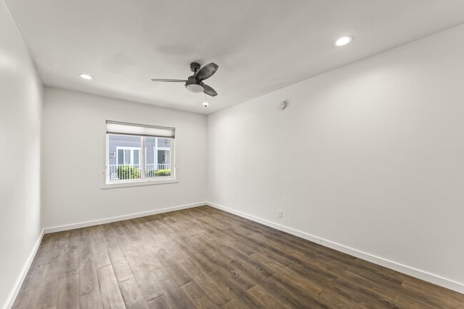 Building Photo - 4388 Ventura Canyon Ave