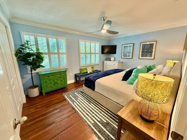 Building Photo - Beautiful 2 Bedroom Townhome in NSB with p...