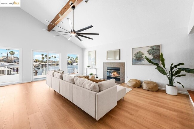 Building Photo - 5575 Marlin Dr